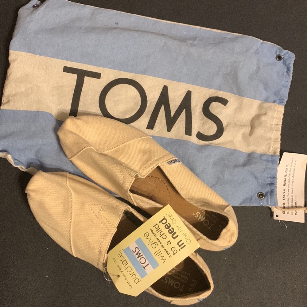 TOMS Classic Canvas Shoes